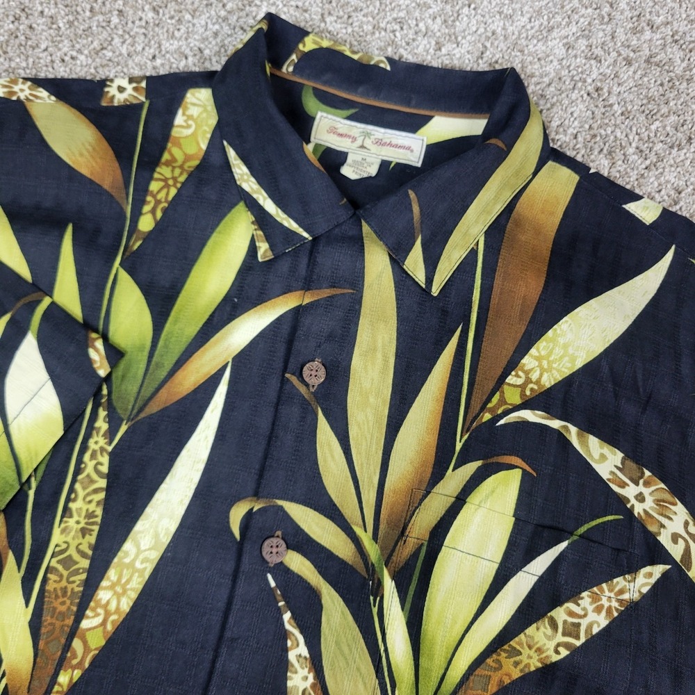 Vintage Tommy Bahama Mens Medium Black AOP Floral Hawaiian‎ SS 100% Silk